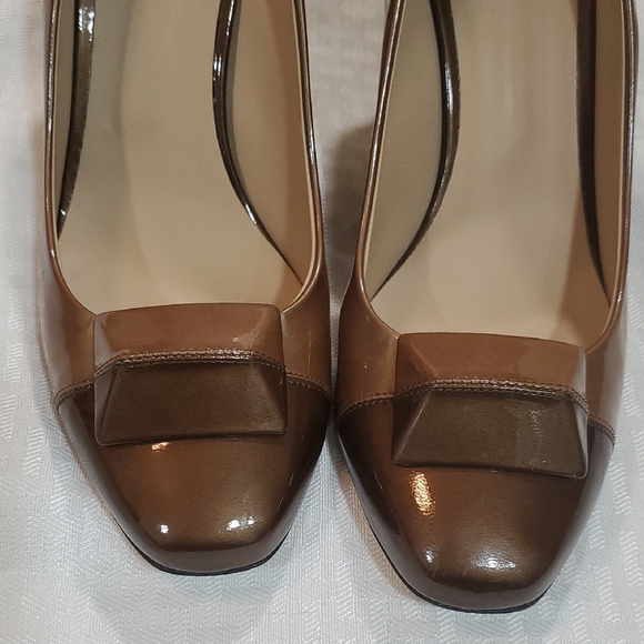MaxMara Brown High-Heeled Pumps with a shiny Finish - Picture 2 of 16